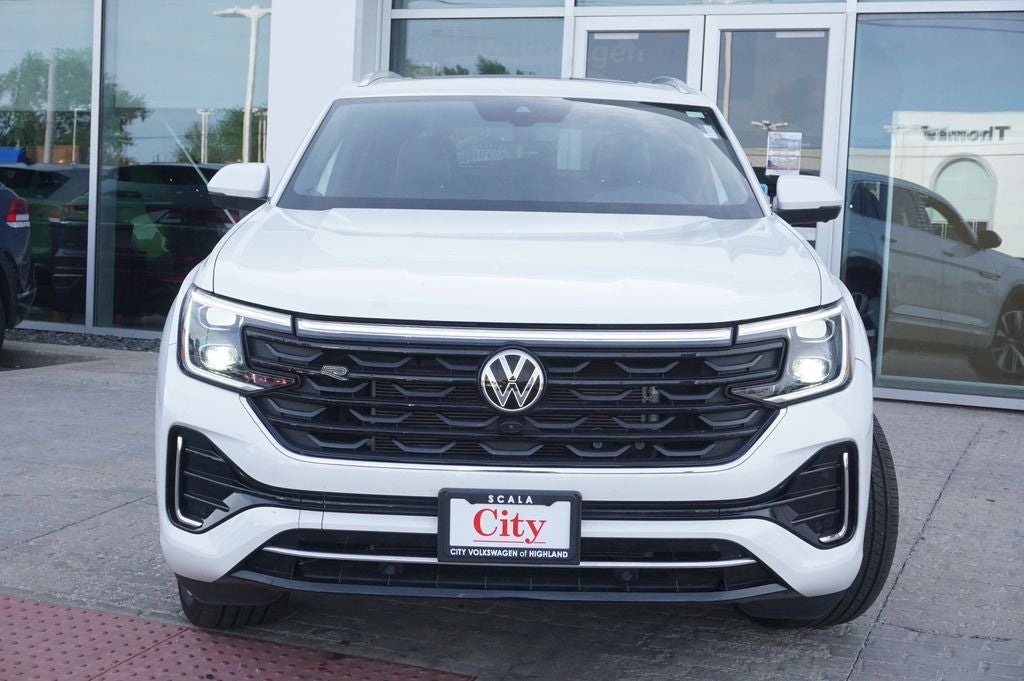 2025 Volkswagen Atlas Cross Sport 2.0T SEL Premium R-Line