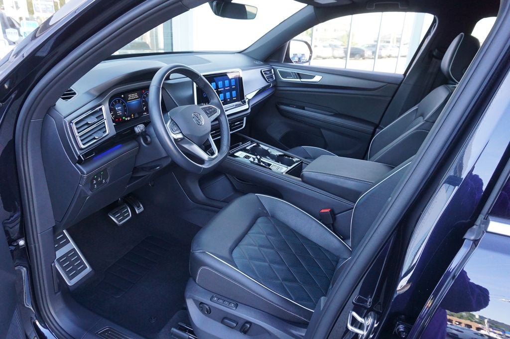 2025 Volkswagen Atlas Cross Sport 2.0T SEL Premium R-Line