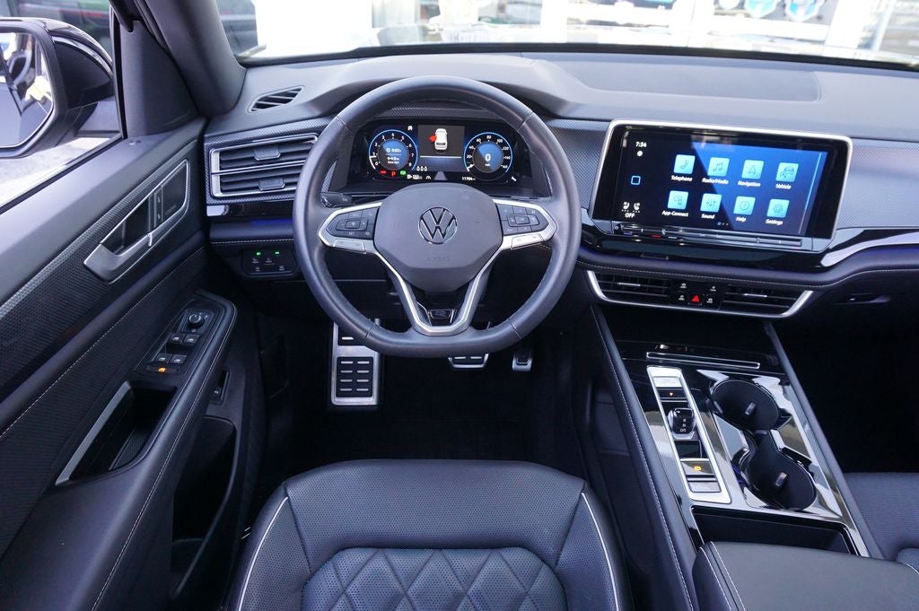 2025 Volkswagen Atlas Cross Sport 2.0T SEL Premium R-Line