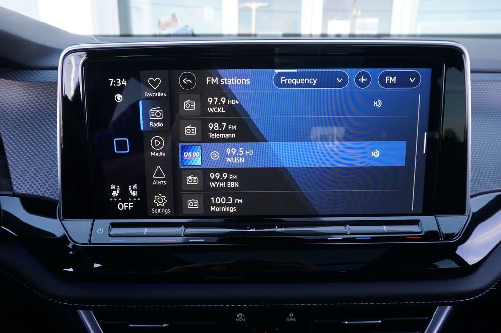 2025 Volkswagen Atlas Cross Sport 2.0T SEL Premium R-Line