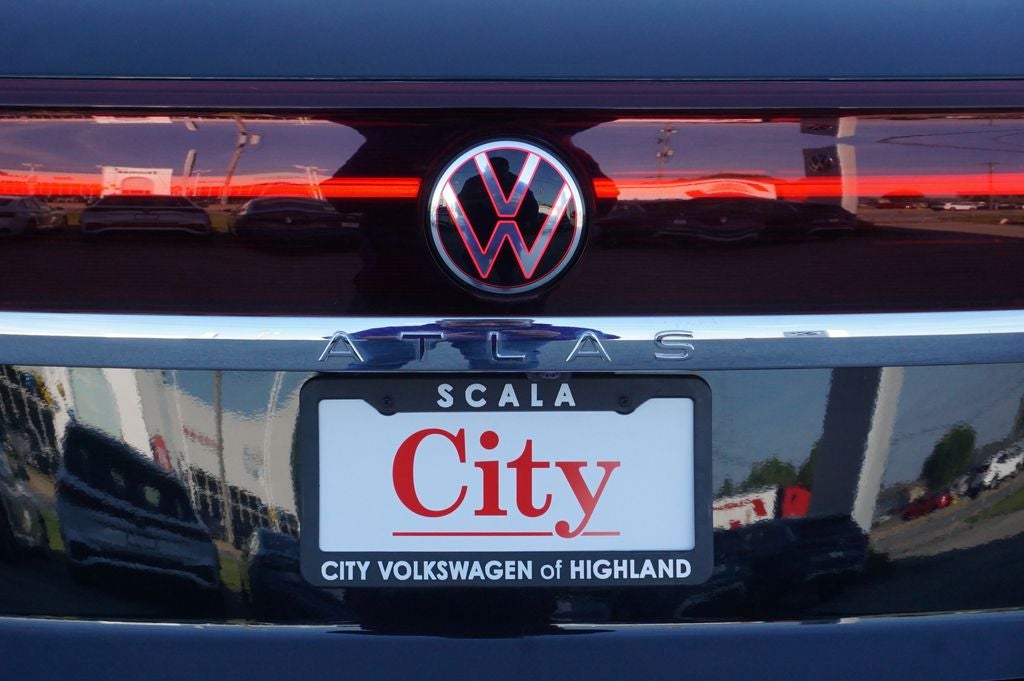 2025 Volkswagen Atlas Cross Sport 2.0T SEL Premium R-Line