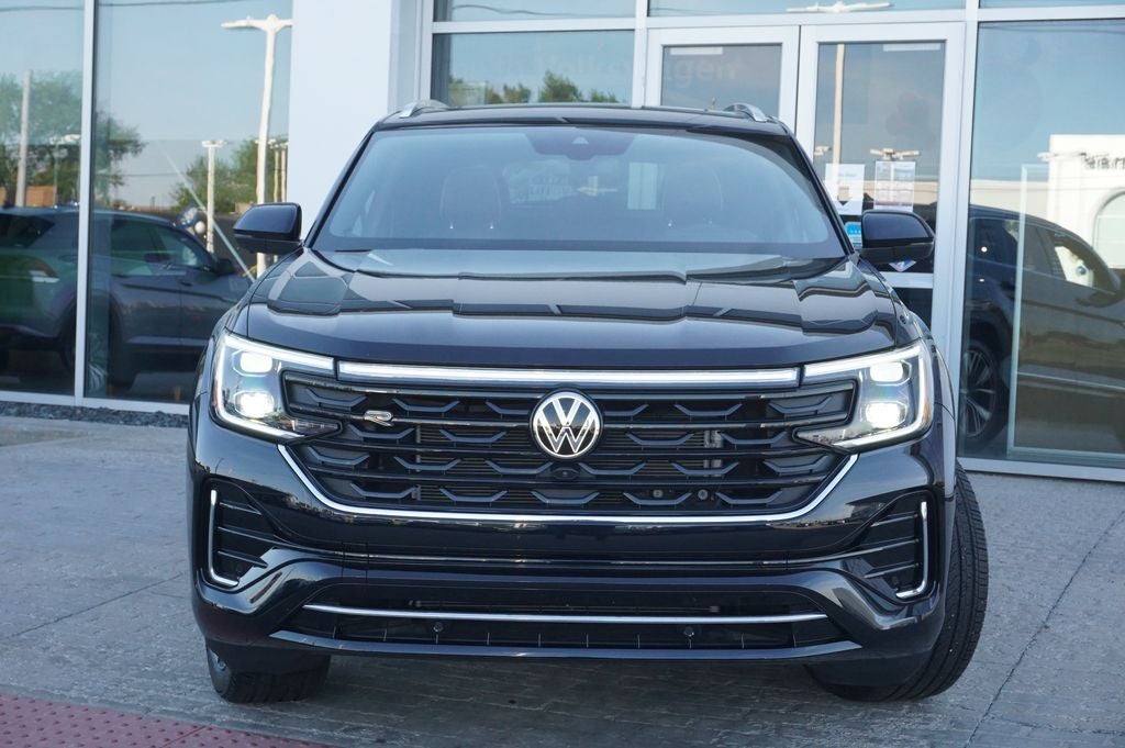 2025 Volkswagen Atlas Cross Sport 2.0T SEL Premium R-Line