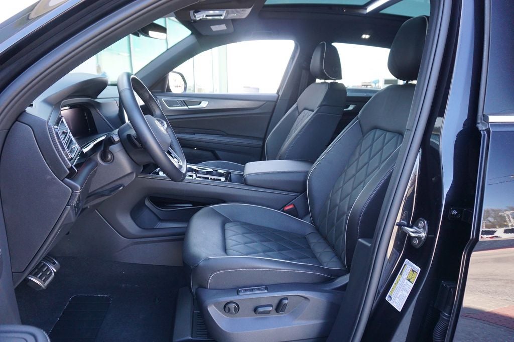 2025 Volkswagen Atlas Cross Sport 2.0T SEL Premium R-Line