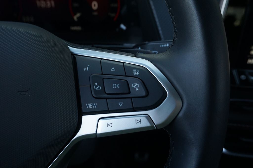 2025 Volkswagen Atlas Cross Sport 2.0T SEL Premium R-Line