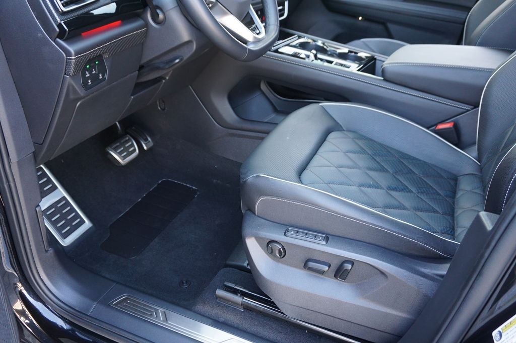 2025 Volkswagen Atlas Cross Sport 2.0T SEL Premium R-Line