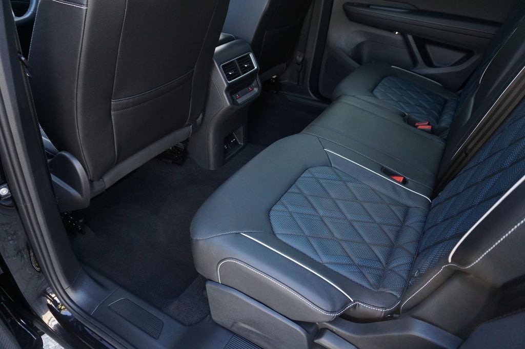2025 Volkswagen Atlas Cross Sport 2.0T SEL Premium R-Line