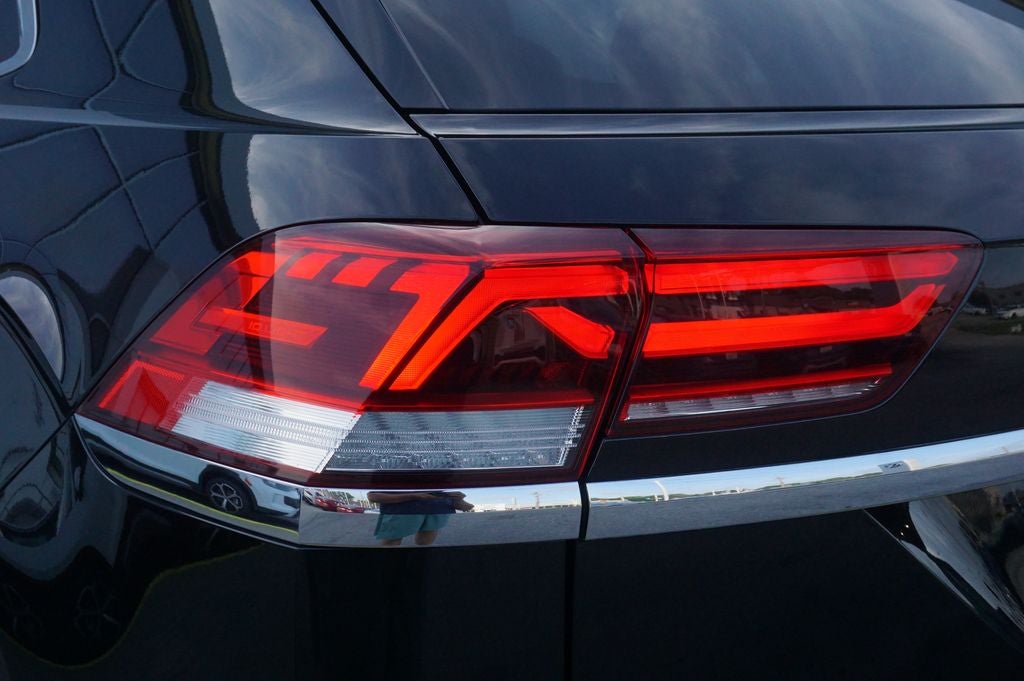 2023 Volkswagen Atlas Cross Sport 3.6L V6 SEL Premium R-Line