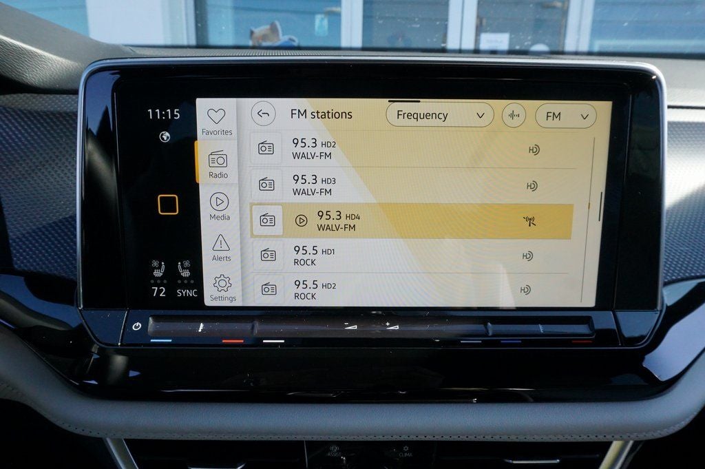 2025 Volkswagen Atlas Cross Sport 2.0T SEL Premium R-Line