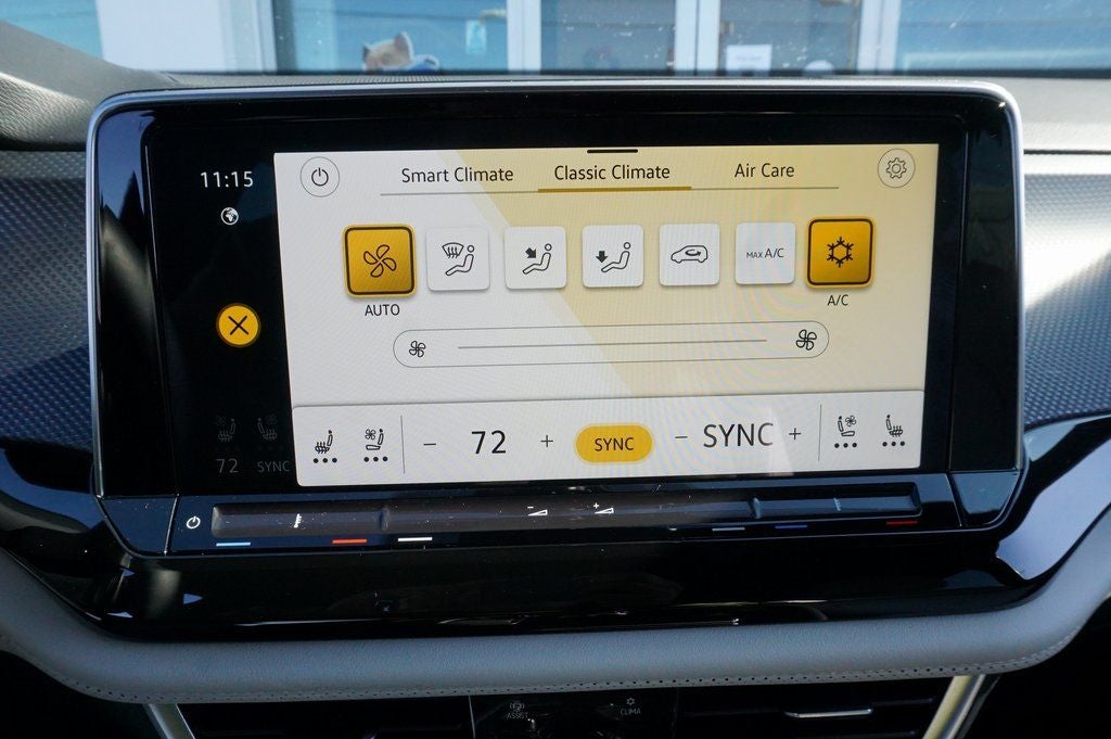 2025 Volkswagen Atlas Cross Sport 2.0T SEL Premium R-Line