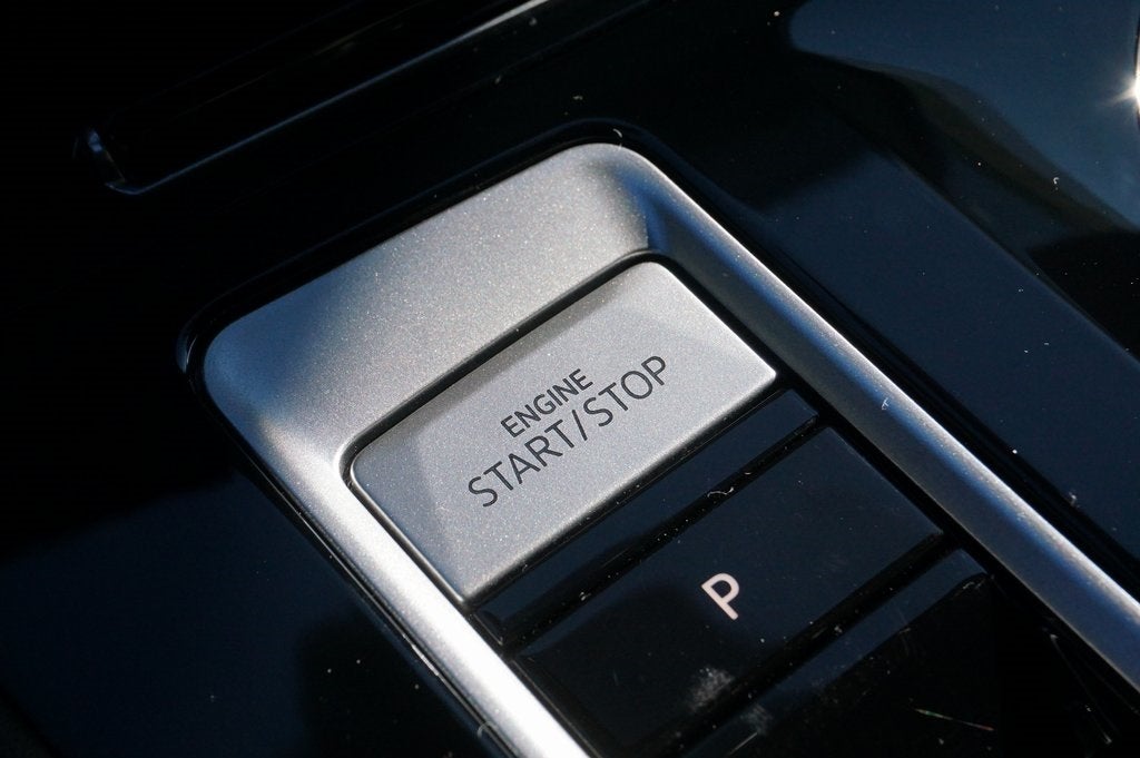 2025 Volkswagen Atlas Cross Sport 2.0T SEL Premium R-Line