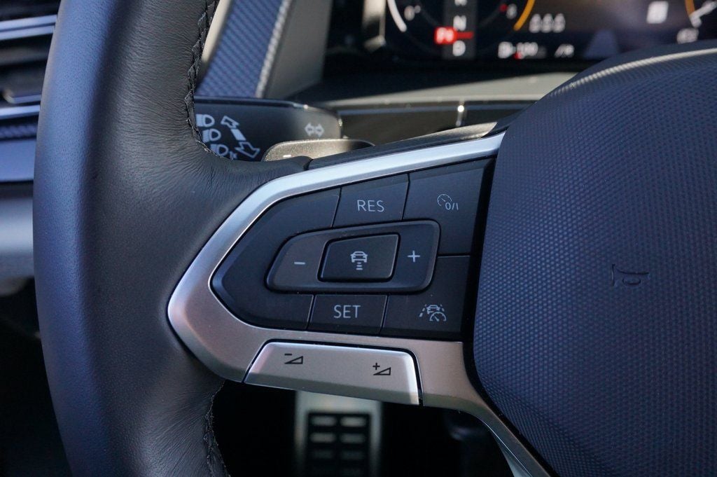 2025 Volkswagen Atlas Cross Sport 2.0T SEL Premium R-Line