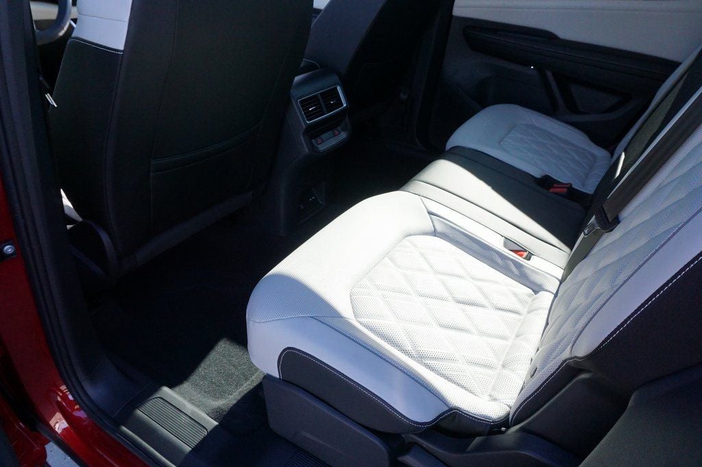 2025 Volkswagen Atlas Cross Sport 2.0T SEL Premium R-Line