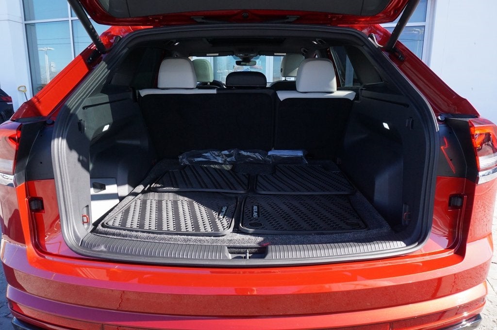 2025 Volkswagen Atlas Cross Sport 2.0T SEL Premium R-Line