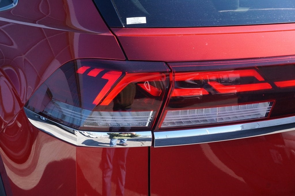 2025 Volkswagen Atlas Cross Sport 2.0T SEL Premium R-Line