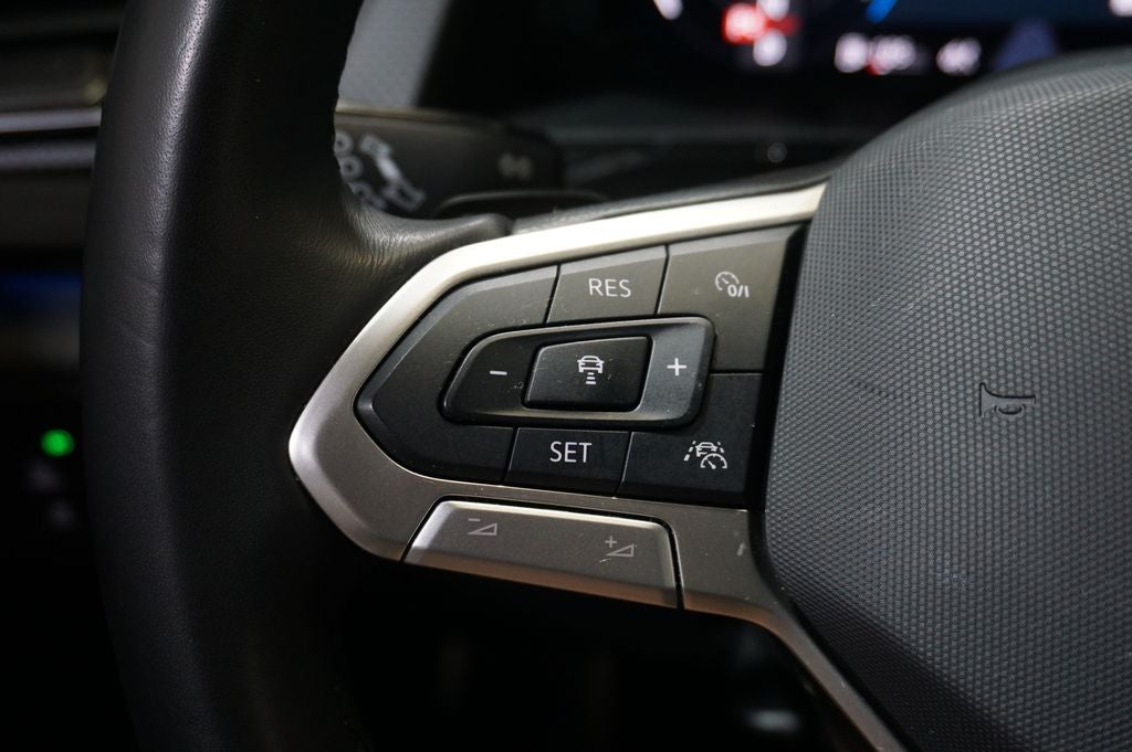 2025 Volkswagen Atlas Cross Sport 2.0T SEL Premium R-Line