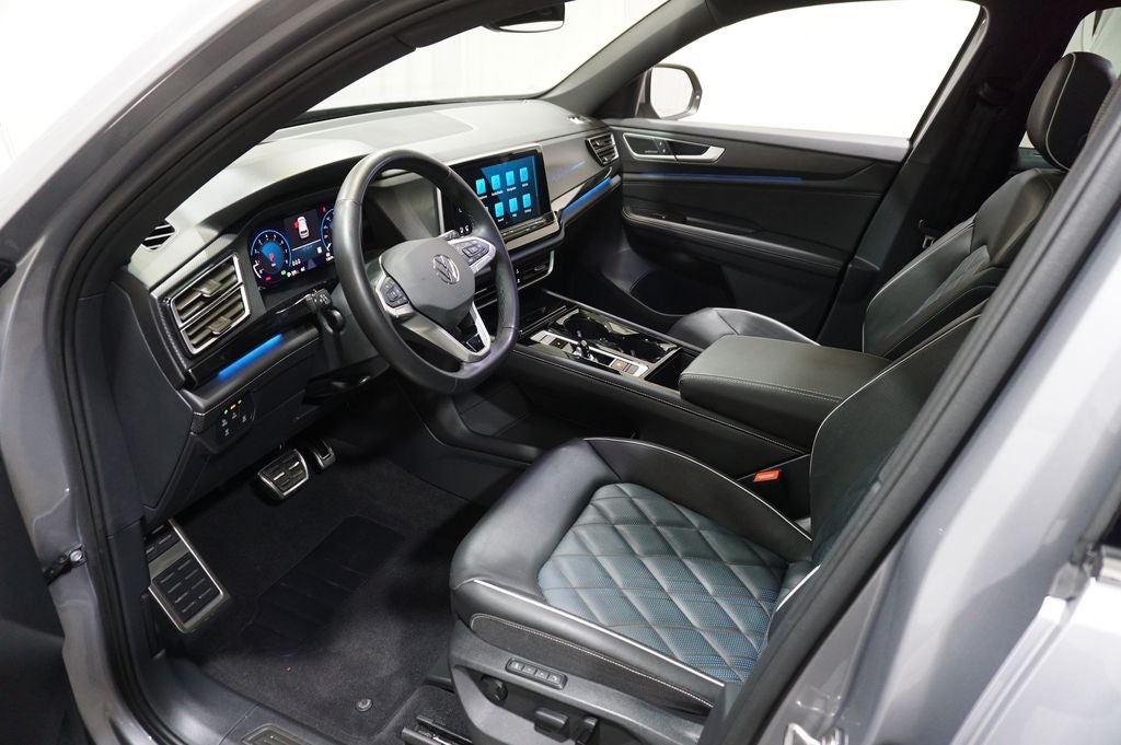 2025 Volkswagen Atlas Cross Sport 2.0T SEL Premium R-Line