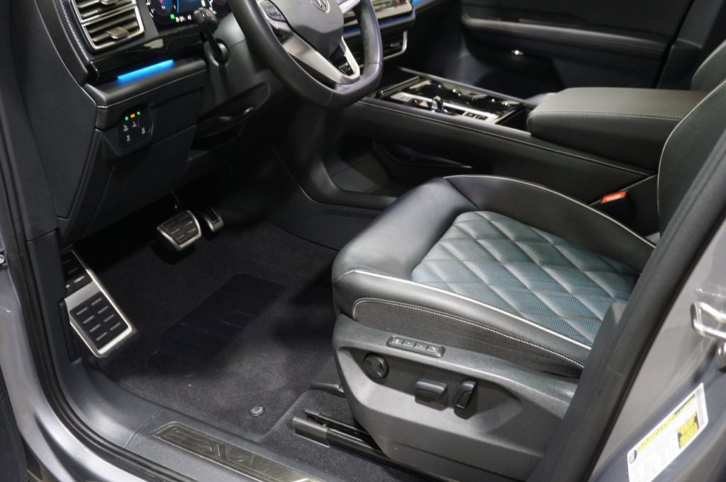 2025 Volkswagen Atlas Cross Sport 2.0T SEL Premium R-Line