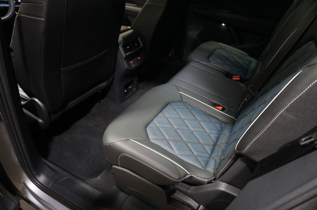 2025 Volkswagen Atlas Cross Sport 2.0T SEL Premium R-Line