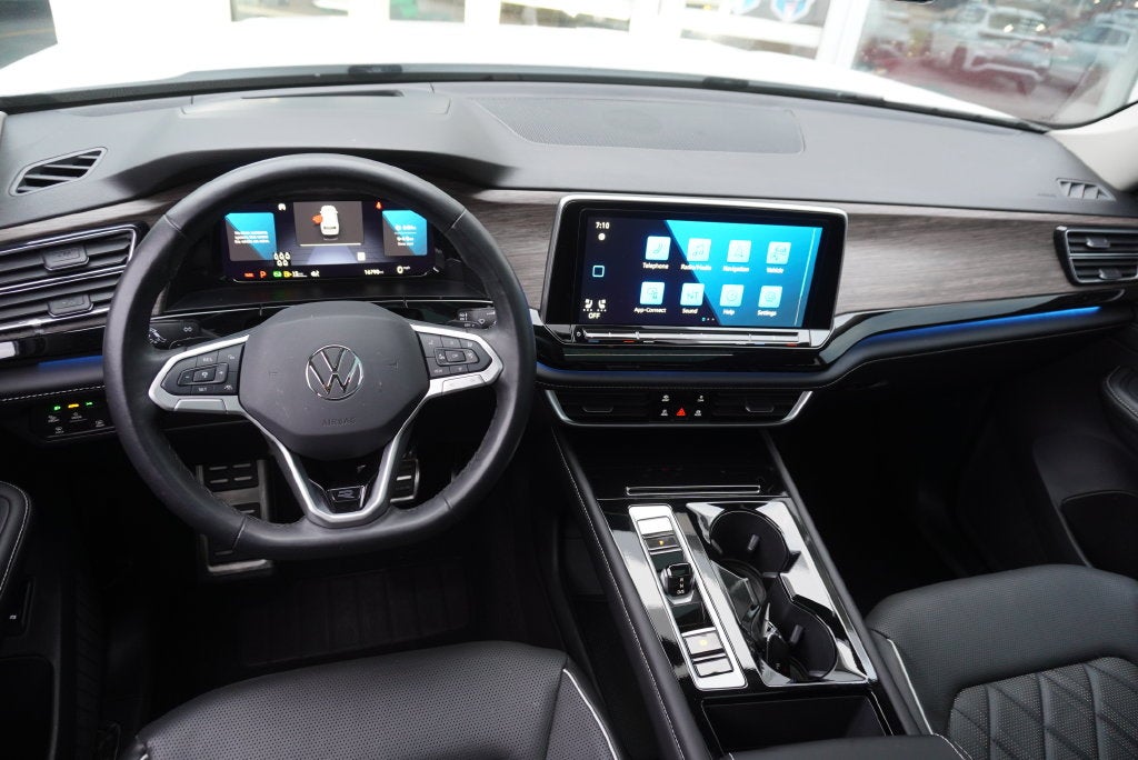 2024 Volkswagen Atlas 2.0T SEL Premium R-Line