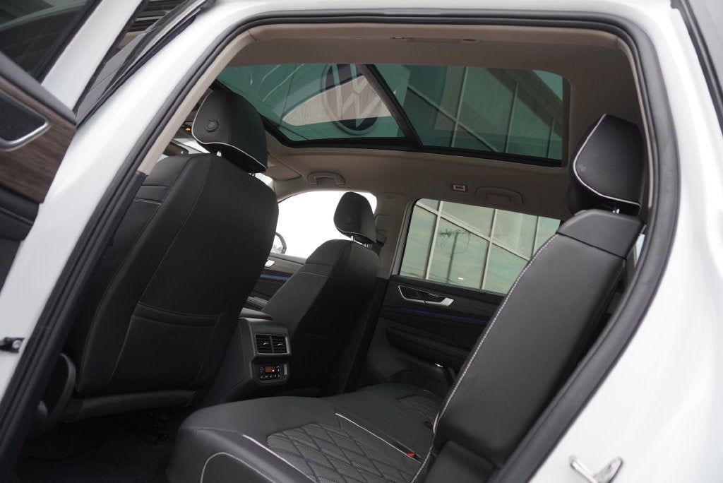 2024 Volkswagen Atlas 2.0T SEL Premium R-Line