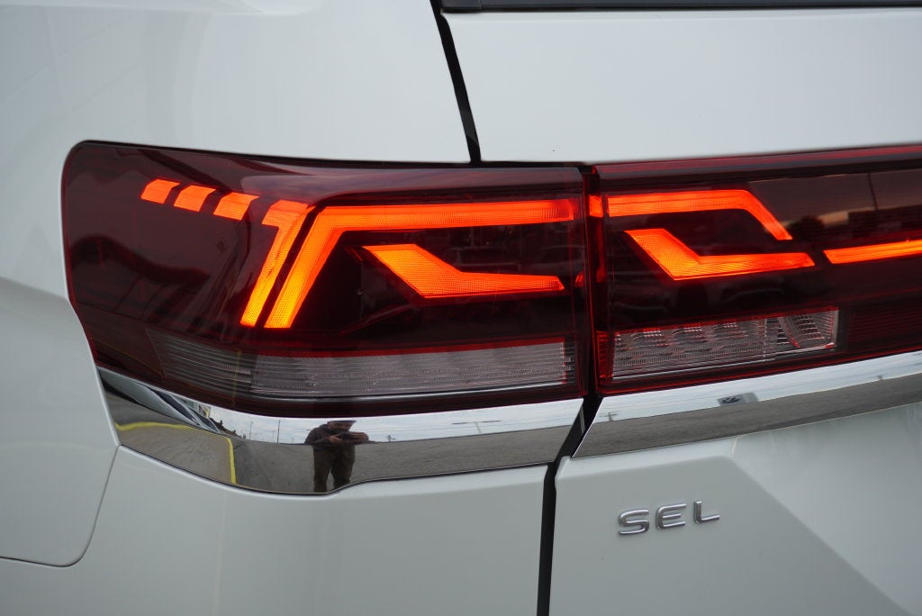 2024 Volkswagen Atlas 2.0T SEL Premium R-Line