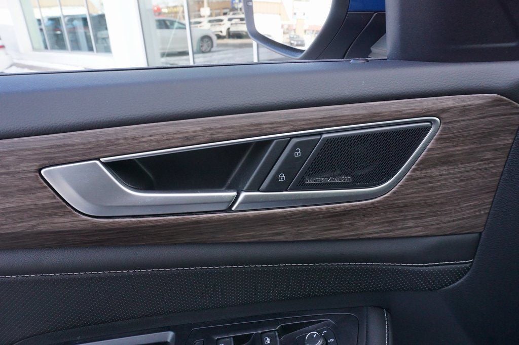 2025 Volkswagen Atlas 2.0T SEL Premium R-Line