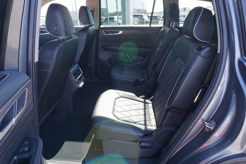 2025 Volkswagen Atlas 2.0T SEL Premium R-Line