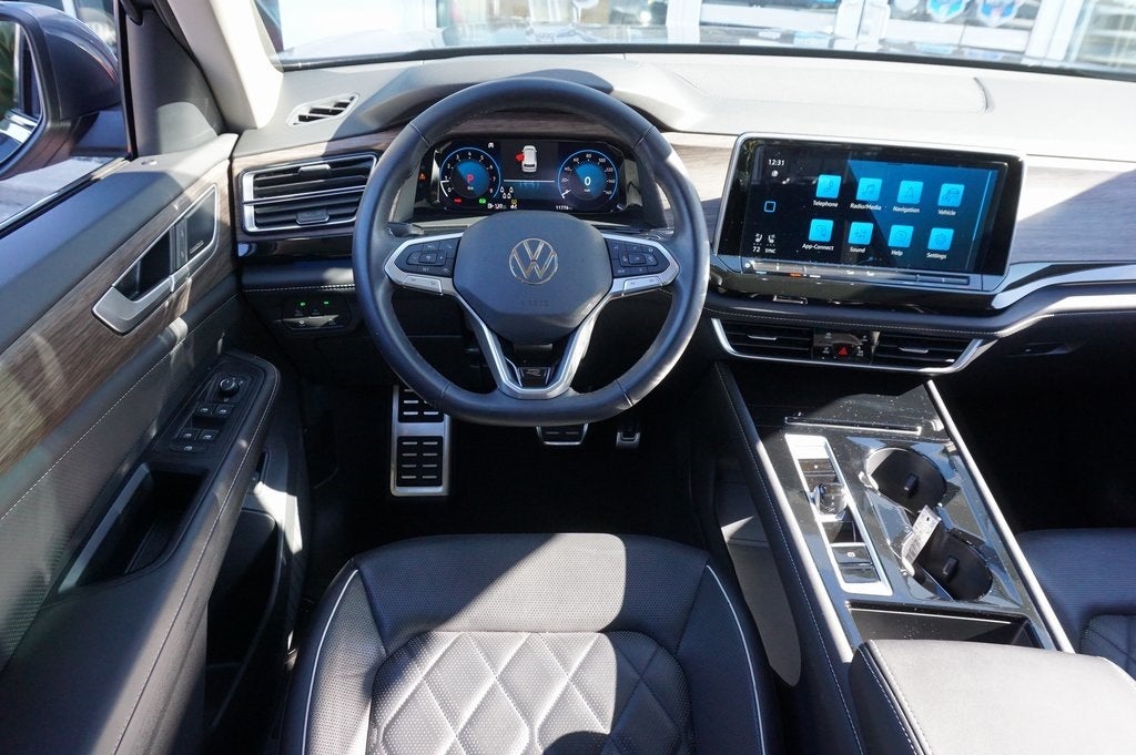 2025 Volkswagen Atlas 2.0T SEL Premium R-Line