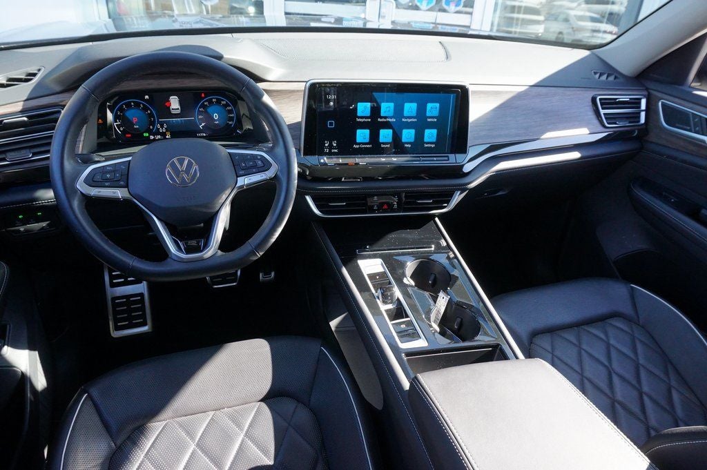 2025 Volkswagen Atlas 2.0T SEL Premium R-Line