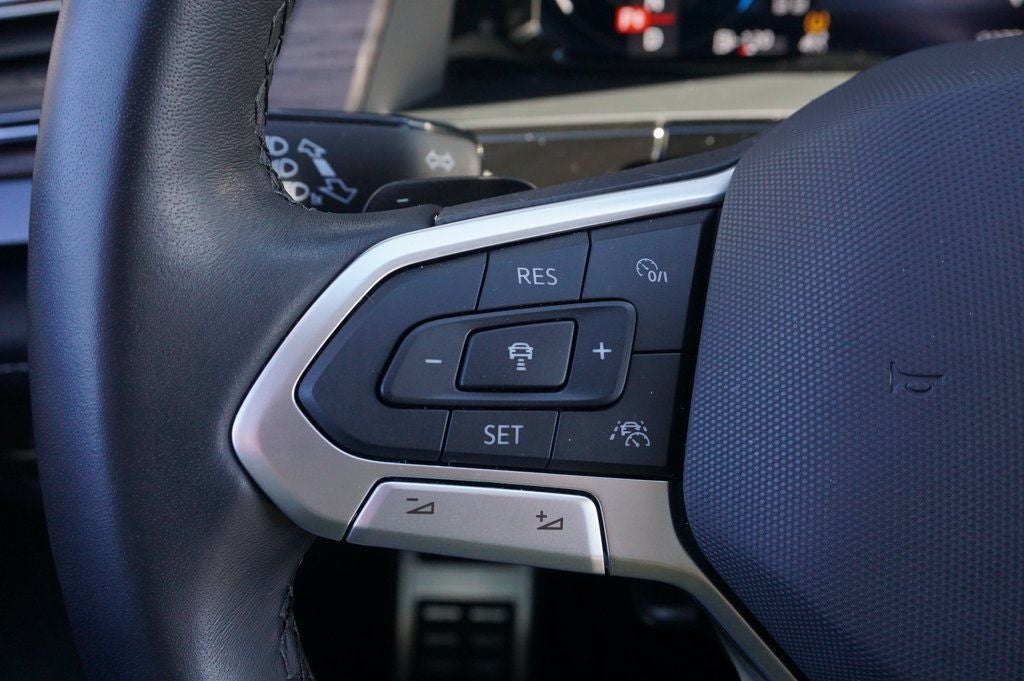 2025 Volkswagen Atlas 2.0T SEL Premium R-Line