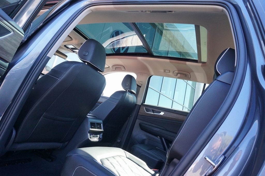 2025 Volkswagen Atlas 2.0T SEL Premium R-Line