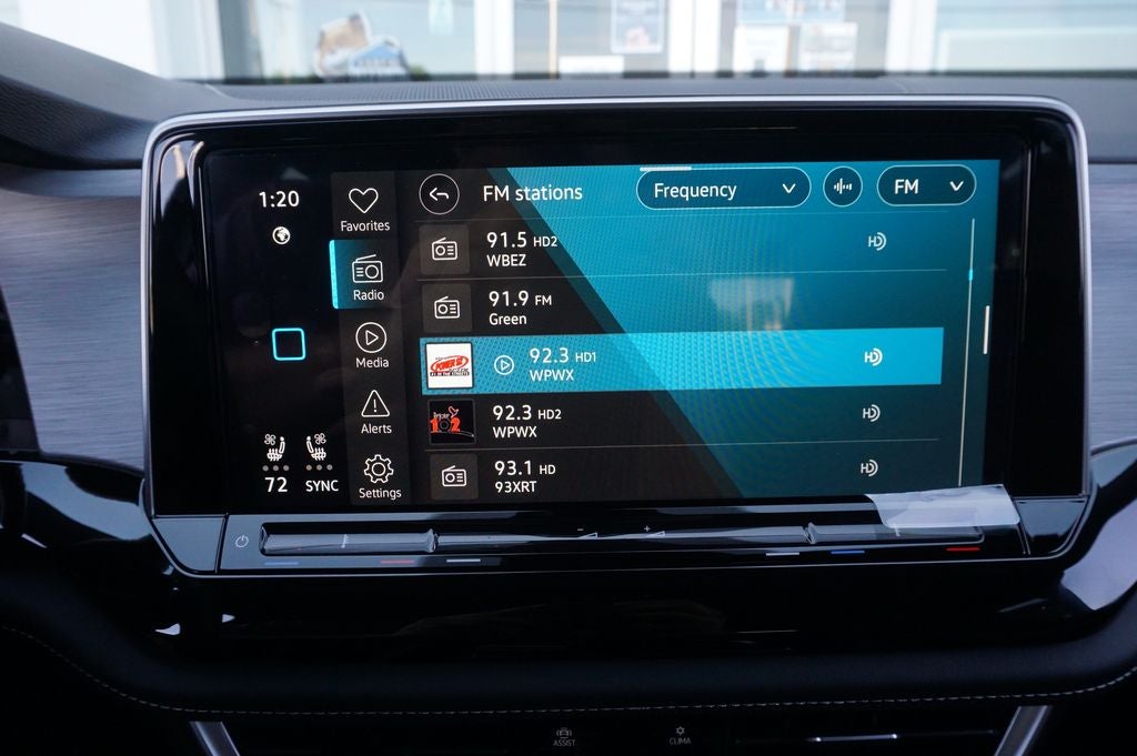 2026 Volkswagen Atlas Cross Sport 2.0T SE w/Technology