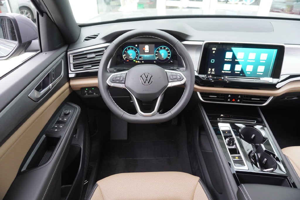 2026 Volkswagen Atlas Cross Sport SE w/Technology