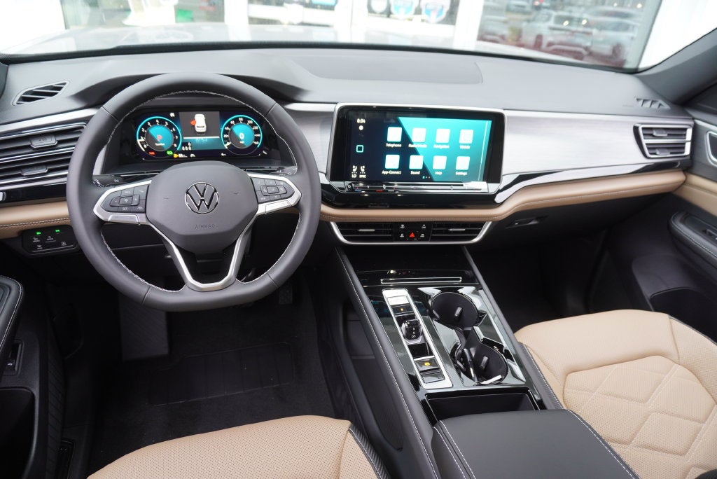2026 Volkswagen Atlas Cross Sport SE w/Technology