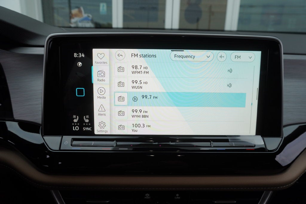 2026 Volkswagen Atlas Cross Sport SE w/Technology