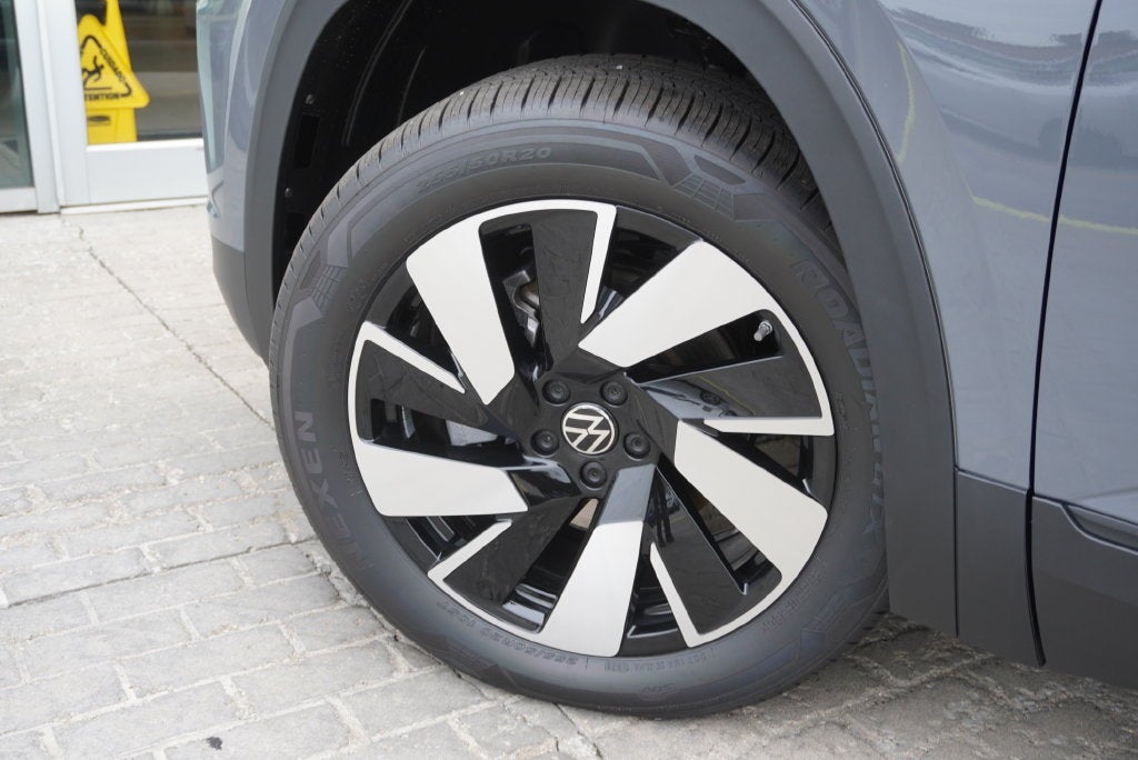 2026 Volkswagen Atlas Cross Sport SE w/Technology