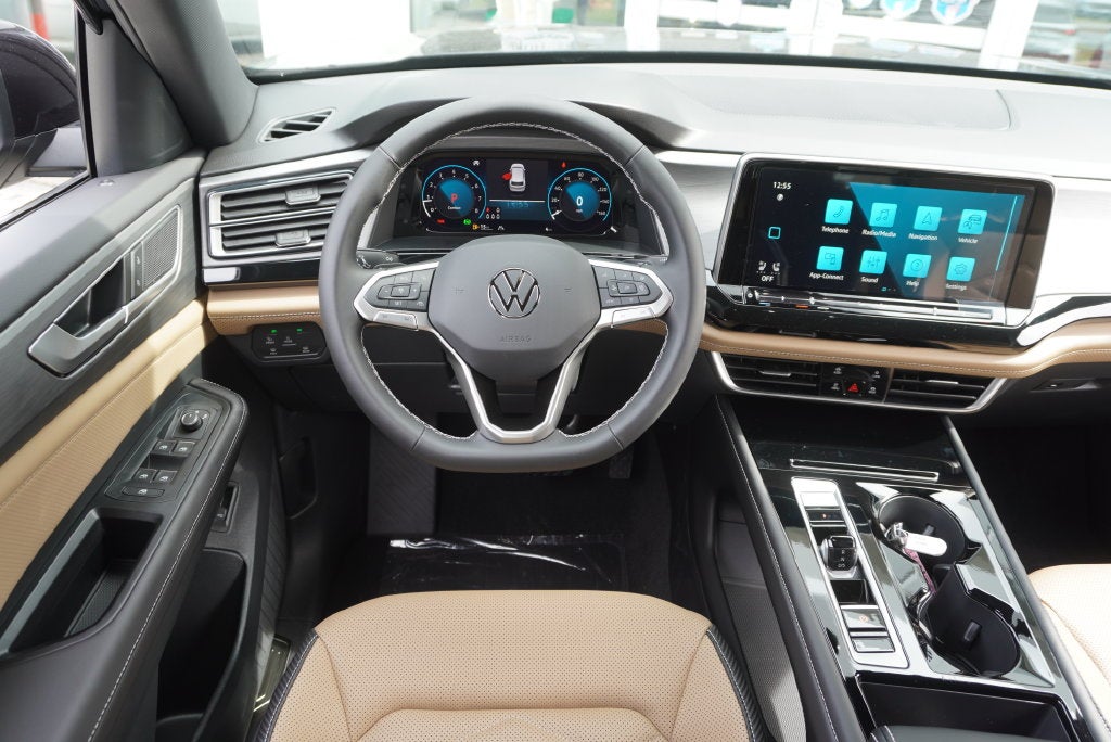 2026 Volkswagen Atlas Cross Sport SE w/Technology