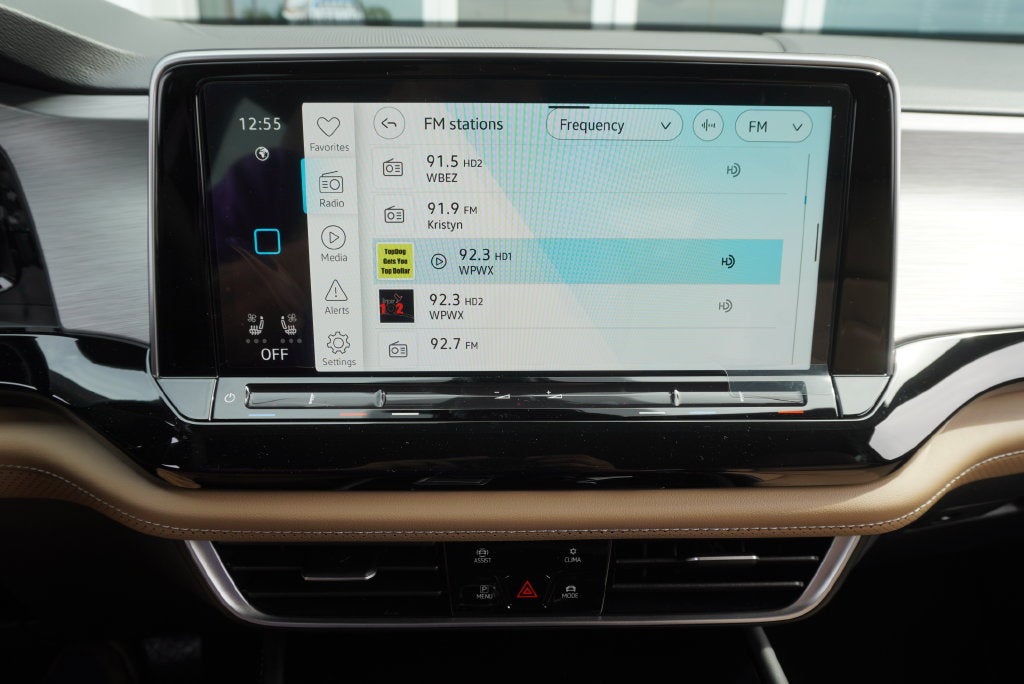 2026 Volkswagen Atlas Cross Sport SE w/Technology
