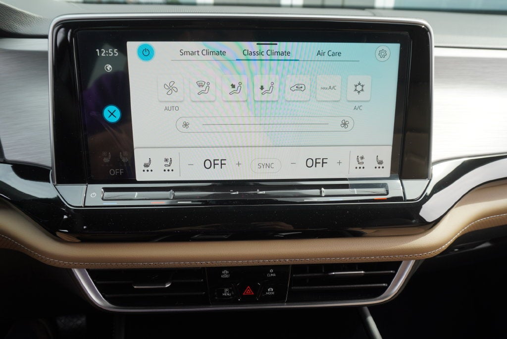 2026 Volkswagen Atlas Cross Sport SE w/Technology