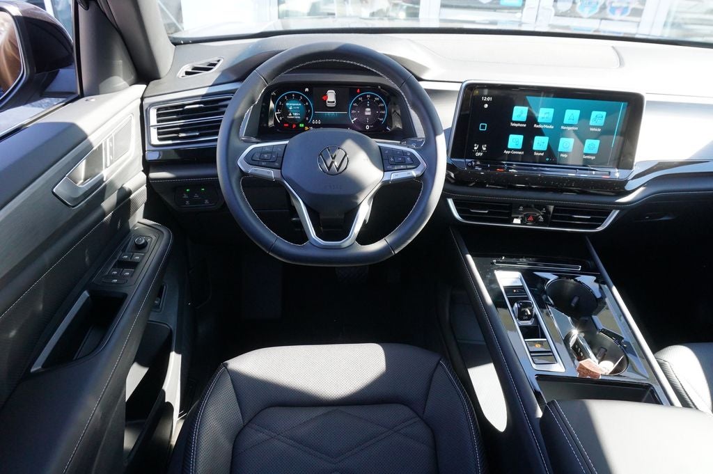 2026 Volkswagen Atlas Cross Sport 2.0T SE w/Technology