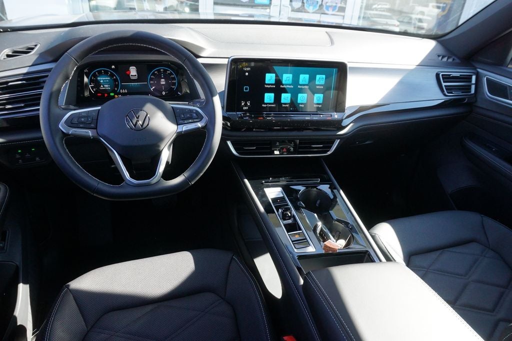 2026 Volkswagen Atlas Cross Sport 2.0T SE w/Technology