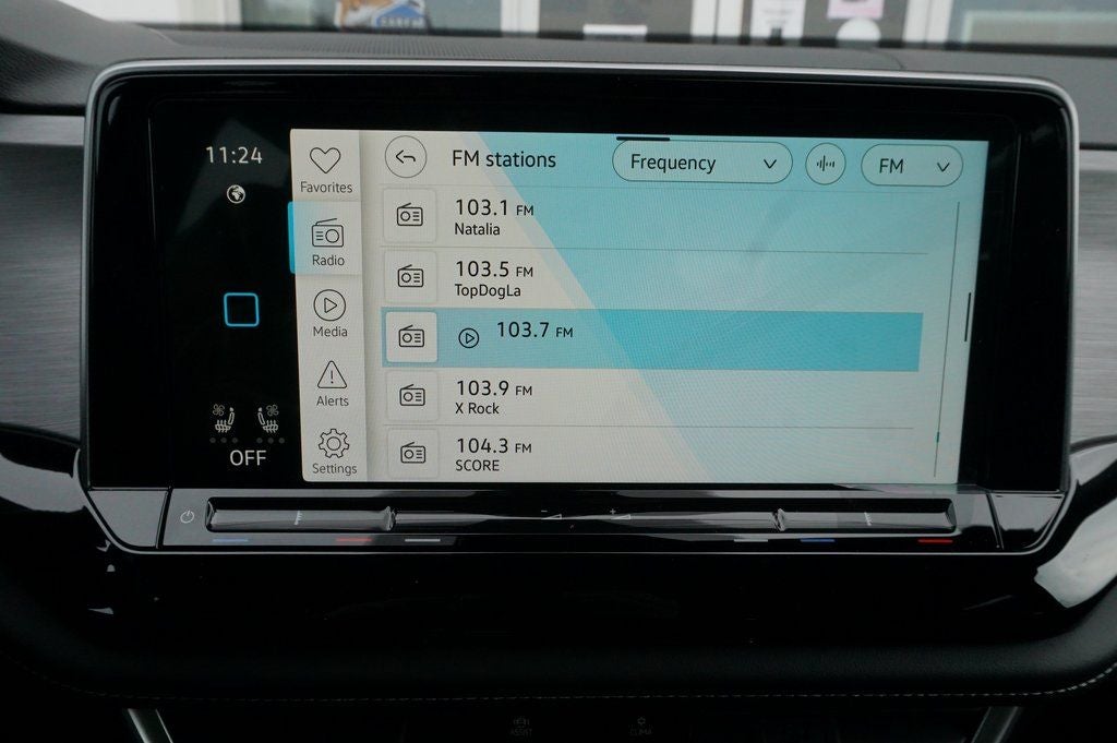 2026 Volkswagen Atlas Cross Sport 2.0T SE w/Technology