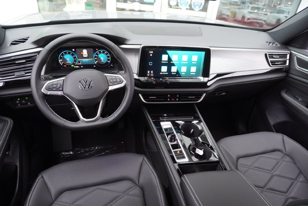 2026 Volkswagen Atlas Cross Sport SE w/Technology