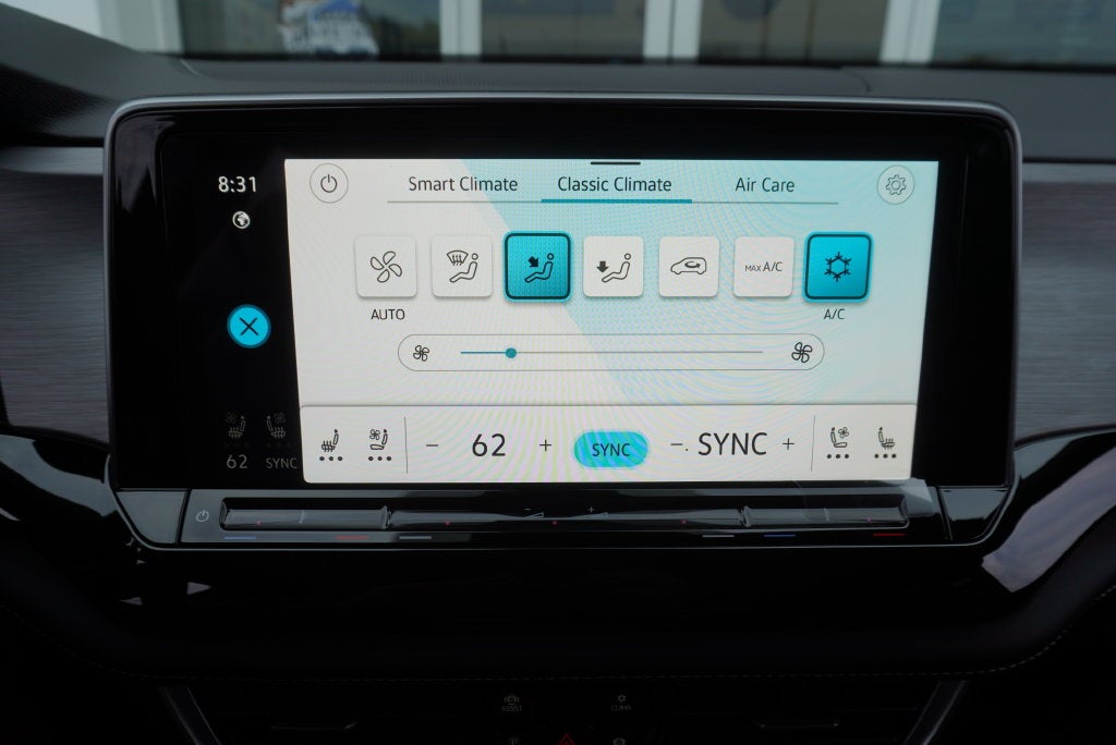 2026 Volkswagen Atlas Cross Sport SE w/Technology