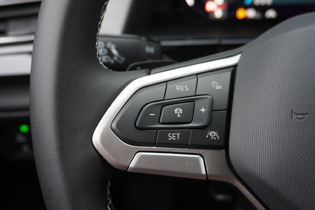 2026 Volkswagen Atlas Cross Sport SE w/Technology