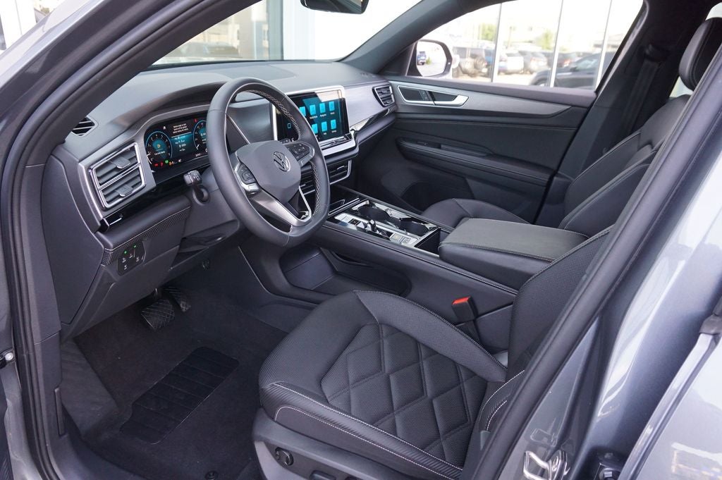 2024 Volkswagen Atlas Cross Sport 2.0T SE w/Technology