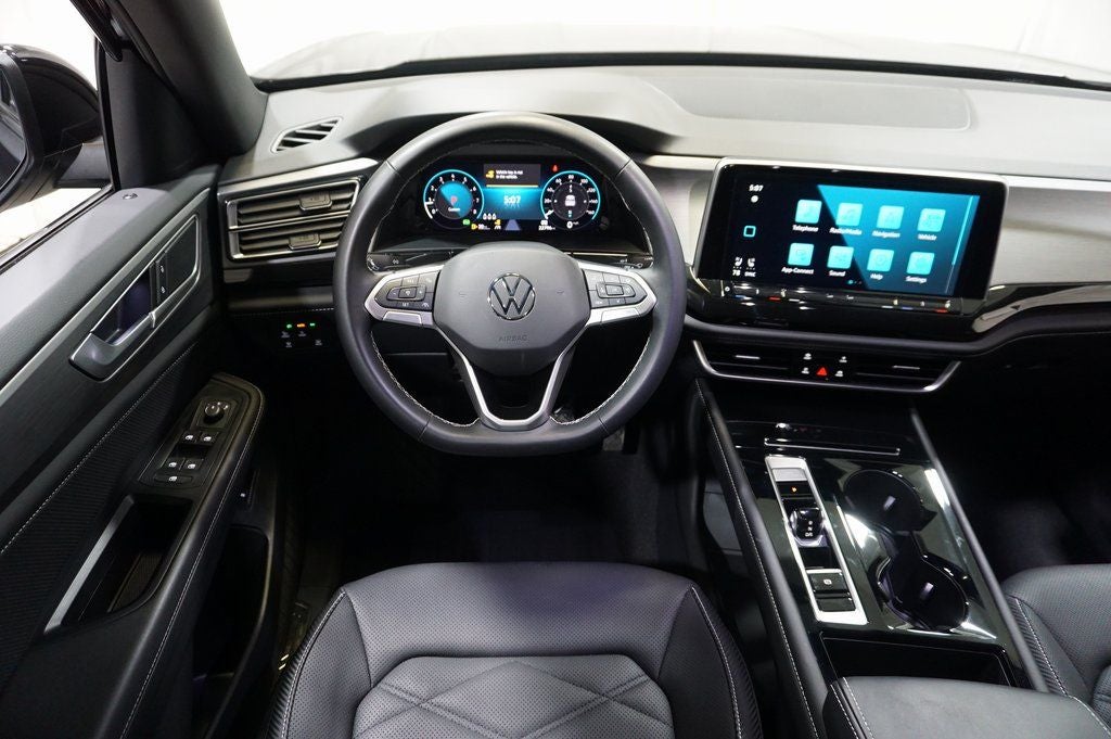 2025 Volkswagen Atlas Cross Sport 2.0T SE w/Technology