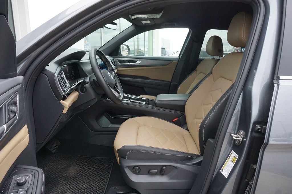 2025 Volkswagen Atlas Cross Sport 2.0T SE w/Technology