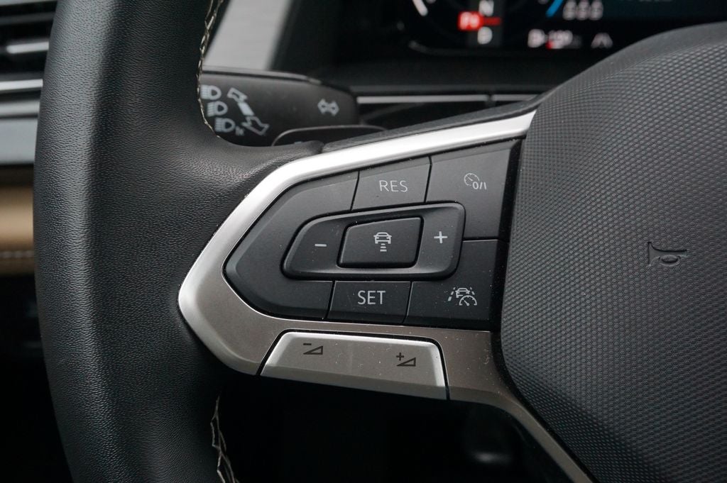 2025 Volkswagen Atlas Cross Sport 2.0T SE w/Technology