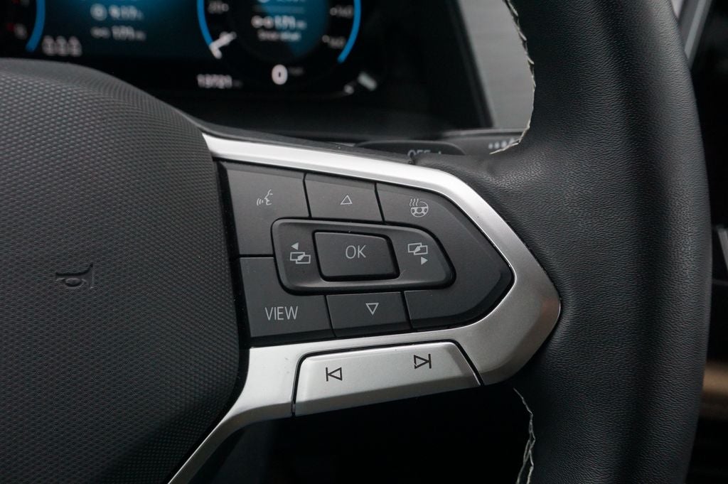 2025 Volkswagen Atlas Cross Sport 2.0T SE w/Technology